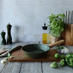 Poêle Ector Induction Aluminium Revêtu Manche En Bois 20 Cm Vert -Cuisine Appareils Magasin 108019 4 1 Poele Ector induction aluminium revetu manche en bois 20 cm vert Ogo