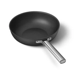 Smeg Wok Aluminium Antiadhésif 30 Cm Noir Mat -Cuisine Appareils Magasin 133005 3 4 Wok aluminium antiadhesif 30 cm noir mat Smeg