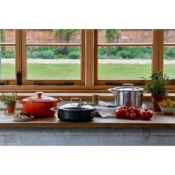 Le Creuset Sauteuse Rondeau Anti-adhérente Les Forgées 30 Cm Et Couvercle En Verre -Cuisine Appareils Magasin 133010 2 1 Sauteuse rondeau anti adherente Les Forgees 30 cm et couvercle en verre Le Creuset