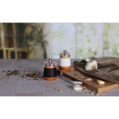 Moulin à Poivre En Bois Effet Cuir Noir -Cuisine Appareils Magasin 200029 3 1 Moulin a poivre en bois effet cuir noir Ogo