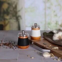 Moulin à Sel En Bois Effet Cuir Blanc -Cuisine Appareils Magasin 200030 2 1 Moulin a sel en bois effet cuir blanc Ogo