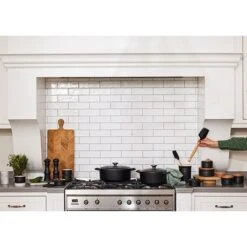 Le Creuset Cocotte Fonte Ovale 27 Cm Noir -Cuisine Appareils Magasin 213195 2 2 Cocotte fonte ovale 27 cm noir Le Creuset