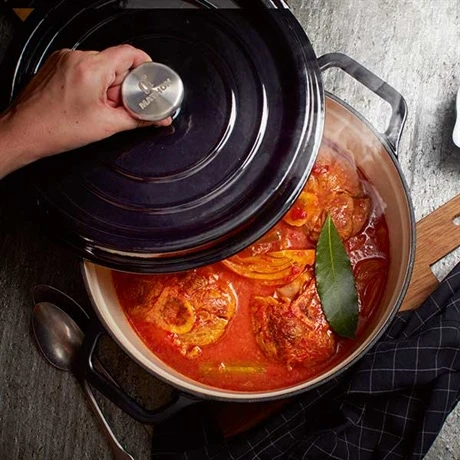 Cocotte En Fonte Ronde 28 Cm 5,6 L Noire 4 Cocotte En Fonte Ronde 28 Cm 5,6 L Noire – Image 2