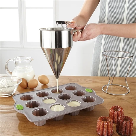 Lot Poêle 4 Pancakes Et Entonnoir à Piston 6 Lot Poêle 4 Pancakes Et Entonnoir à Piston – Image 4