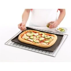 Lekue Plaque à Pizza Perforée En Silicone -Cuisine Appareils Magasin 512179 3 1 Plaque a pizza perforee en silicone Lekue