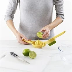 Joseph Joseph Presse-agrumes JuiceMax -Cuisine Appareils Magasin 606038 2 1 Presse agrumes JuiceMax Joseph Joseph
