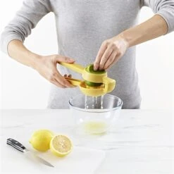 Joseph Joseph Presse-agrumes JuiceMax -Cuisine Appareils Magasin 606038 4 1 Presse agrumes JuiceMax Joseph Joseph