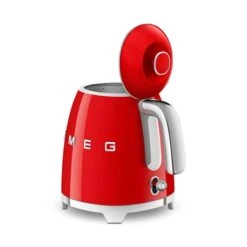 Smeg Mini Bouilloire 0,8 L 1400 W KLF05RDEU Rouge -Cuisine Appareils Magasin 702029 1 2 Mini bouilloire 0 8 L 1400 W KLF05RDEU rouge Smeg