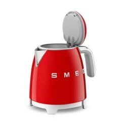 Smeg Mini Bouilloire 0,8 L 1400 W KLF05RDEU Rouge -Cuisine Appareils Magasin 702029 2 2 Mini bouilloire 0 8 L 1400 W KLF05RDEU rouge Smeg