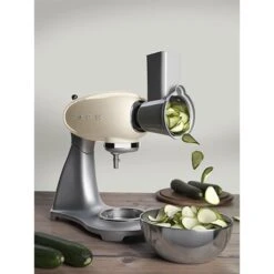 Smeg Tranchoir Et Râpe à Cylindres SMSG01 Pour Robot Sur Socle -Cuisine Appareils Magasin 720058 3 1 Tranchoir et rape a cylindres SMSG01 pour robot sur socle Smeg