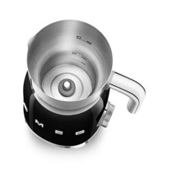 Smeg Chocolatière Et Mousseur De Lait Noir MFF11BLEU -Cuisine Appareils Magasin 780310 3 1 Chocolatiere et mousseur de lait noir MFF11BLEU Smeg