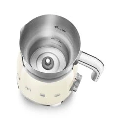 Smeg Chocolatière Et Mousseur De Lait Crème MFF11CREU -Cuisine Appareils Magasin 780311 3 1 Chocolatiere et mousseur de lait creme MFF11CREU Smeg